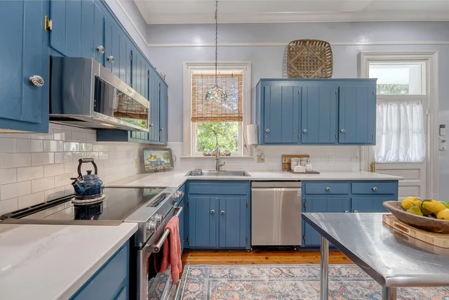 $1,285,000 | 301 East Richardson Avenue, Summerville, SC 29483