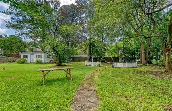 $1,280,000 | 301 East Richardson Avenue, Summerville, SC 29483