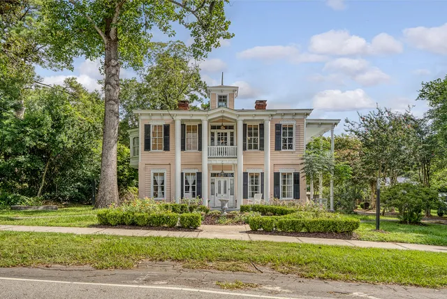 $1,285,000 | 301 East Richardson Avenue, Summerville, SC 29483