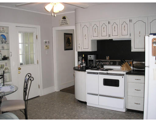 110 Windemere Street Springfield, MA 01104 - Photo 4 of 8