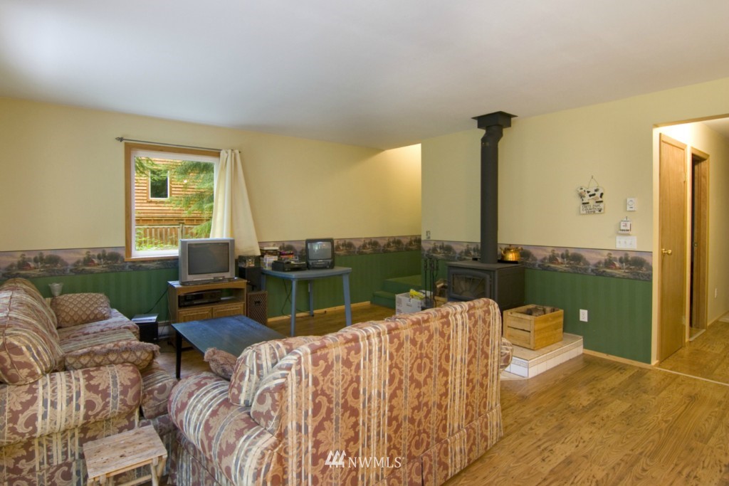 17039 Iceberg Road Glacier, WA 98244 - Photo 2 of 18 Gallery Image 2