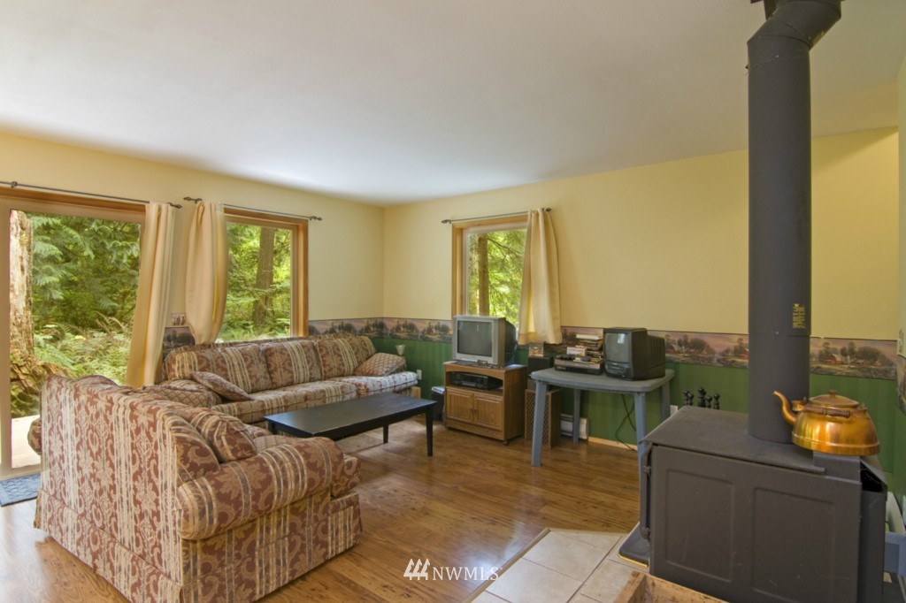 17039 Iceberg Road Glacier, WA 98244 - Photo 3 of 18 Gallery Image 3