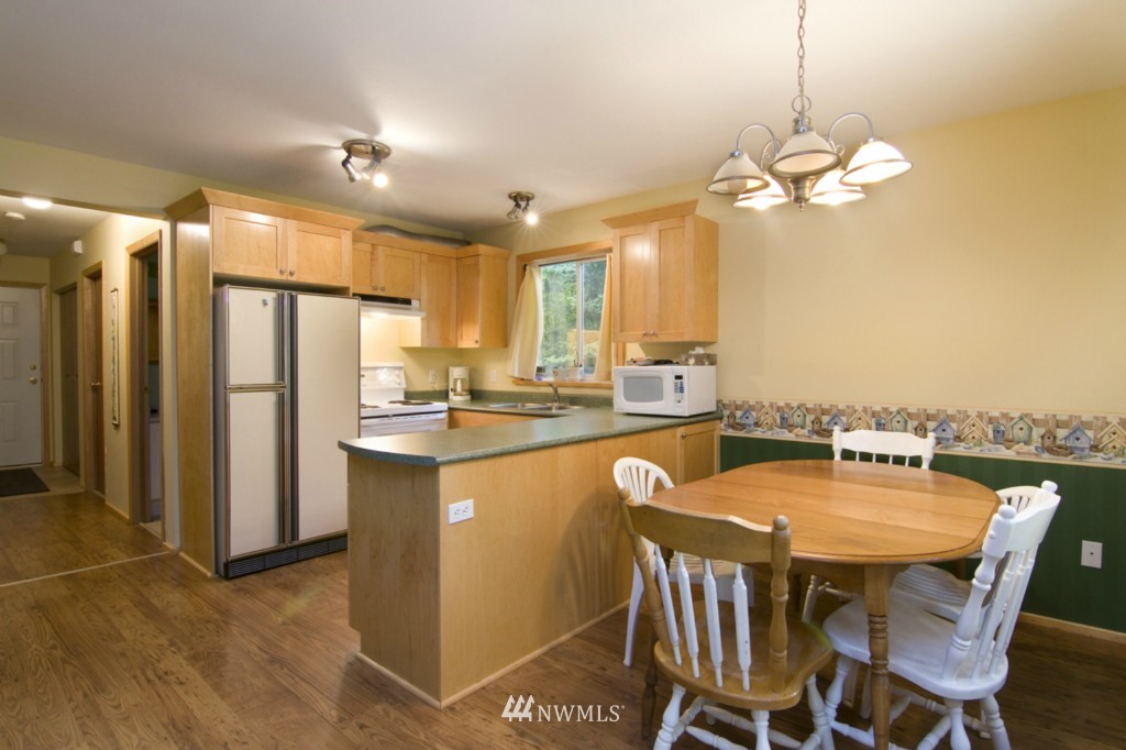 17039 Iceberg Road Glacier, WA 98244 - Photo 5 of 18 Gallery Image 5