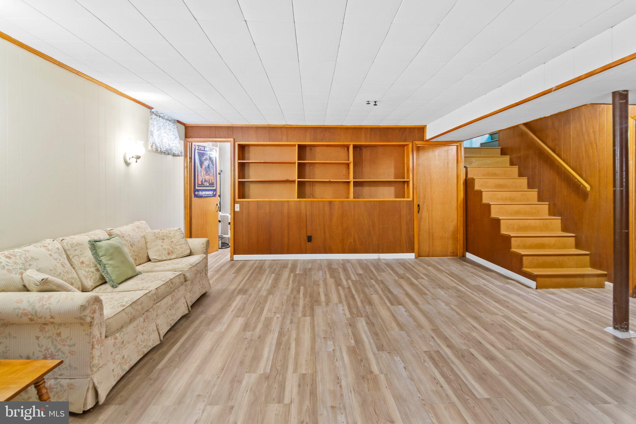 534 Brook Road Baltimore, MD 21286 - Photo 27 of 41 Lower Level Family Room w/ Built-ins