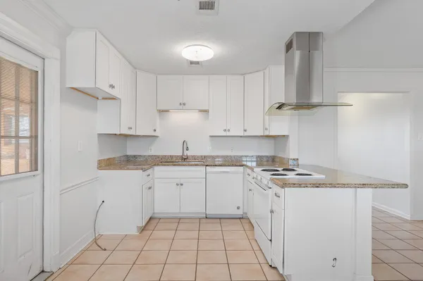 $2,350 | 4306 Farm To Market 1462, Rosharon, TX 77583