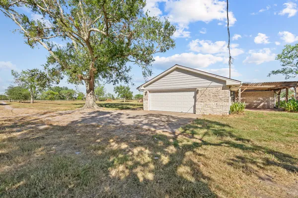 $2,350 | 4306 Farm To Market 1462, Rosharon, TX 77583