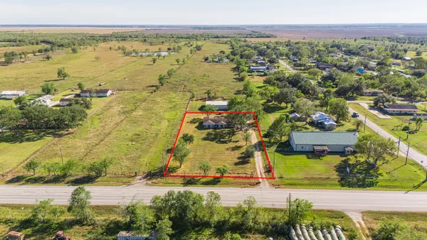 $2,350 | 4306 Farm To Market 1462, Rosharon, TX 77583
