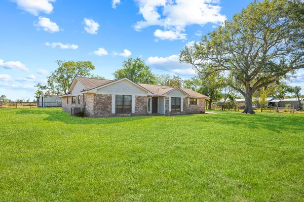 $2,350 | 4306 Farm To Market 1462, Rosharon, TX 77583