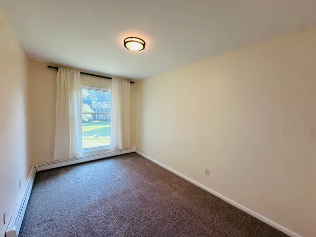 $1,495 | 937 Heritage Court, Unit 206, Mequon, WI 53092