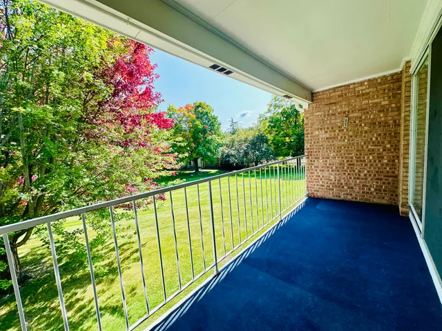 $1,495 | 937 Heritage Court, Unit 206, Mequon, WI 53092