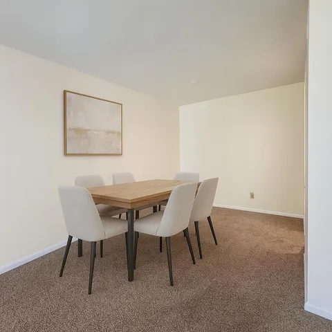 $1,495 | 937 Heritage Court, Unit 206, Mequon, WI 53092