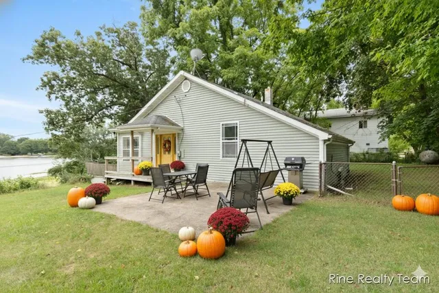 $249,900 | 67354 Oil City Road, Edwardsburg, MI 49112