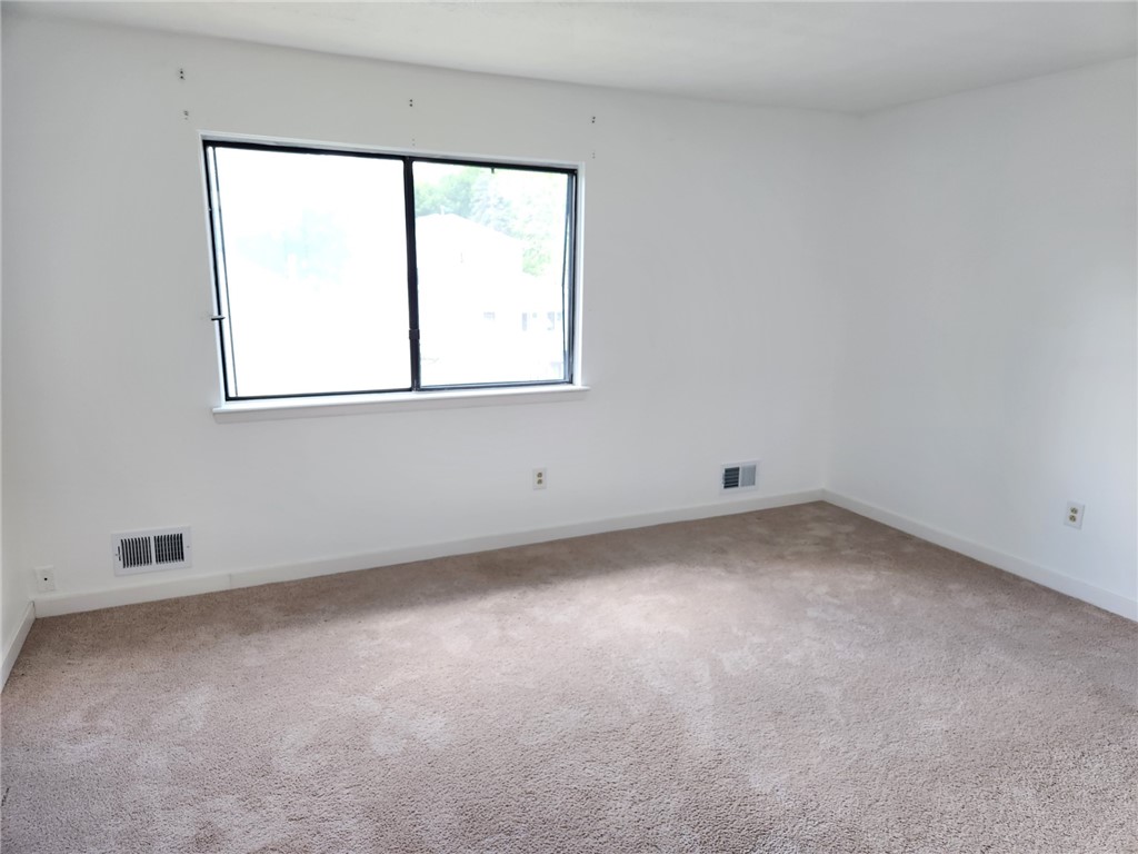 153 Windsorshire Drive Ogden, NY 14624 - Photo 13 of 24