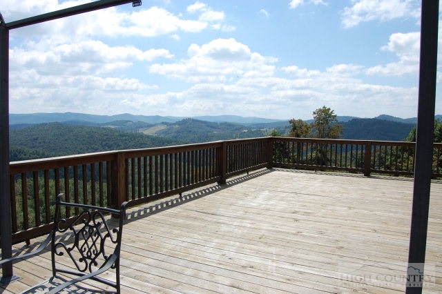 146 Round Knob Ridge Road West Jefferson, NC 28694 - Photo 10 of 20 Gallery Image 10