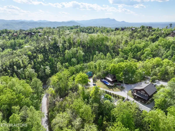 $1,098,000 | 1940 Backhome Way, Unit 3, Sevierville, TN 37876