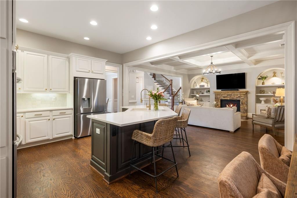 320 Valley Brook Way Atlanta, GA 30342 - Photo 5 of 38