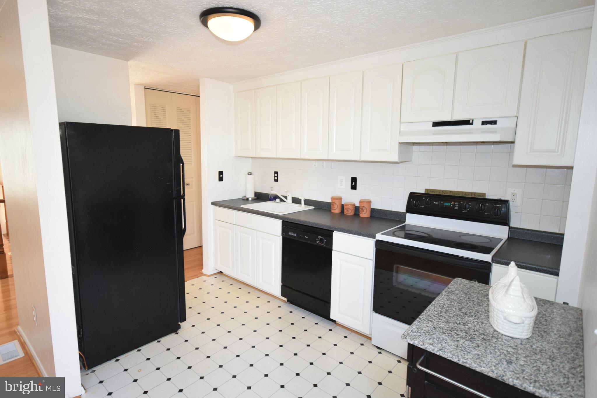 8464 Magic Tree Court Springfield, VA 22153 - Photo 12 of 23 Kitchen 1-