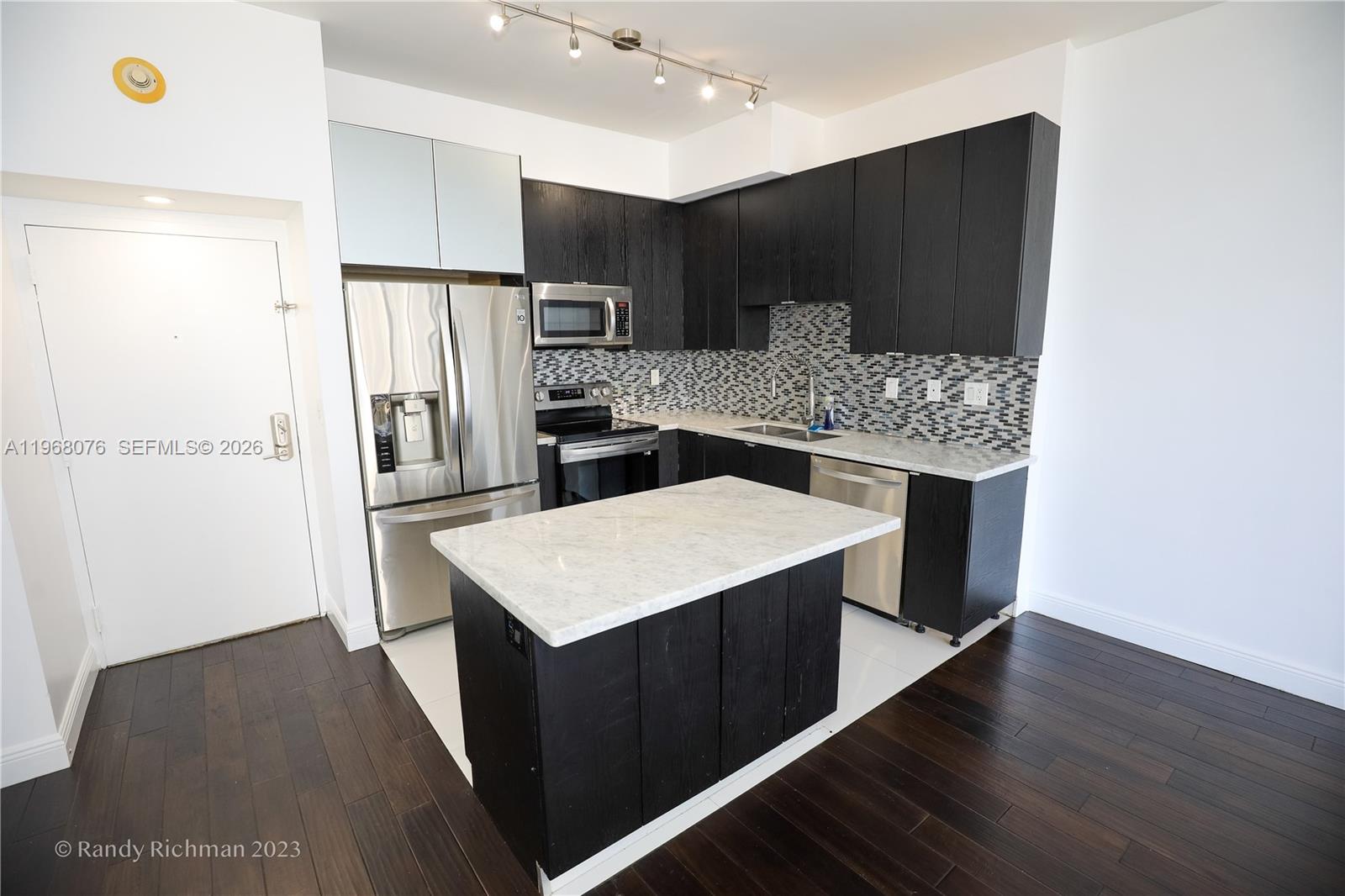 600 Northeast 36th Street, Unit T17 Miami, FL 33137 - Photo 13 of 21