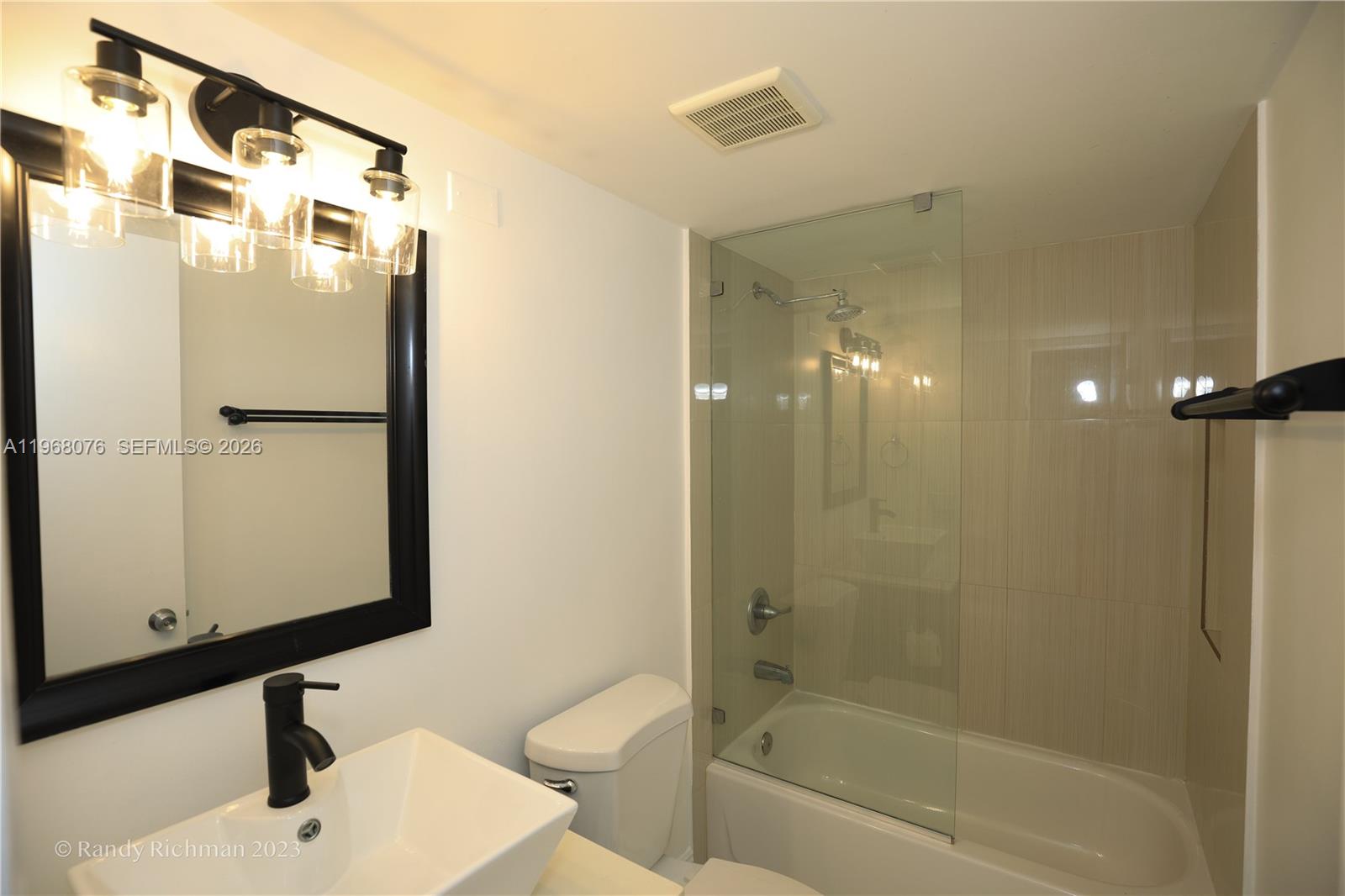 600 Northeast 36th Street, Unit T17 Miami, FL 33137 - Photo 8 of 21