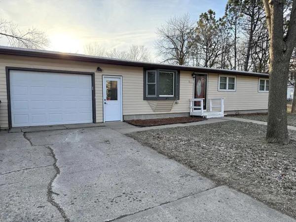 $180,000 | 1111 South Halvorson Street, Redwood Falls, MN 56283