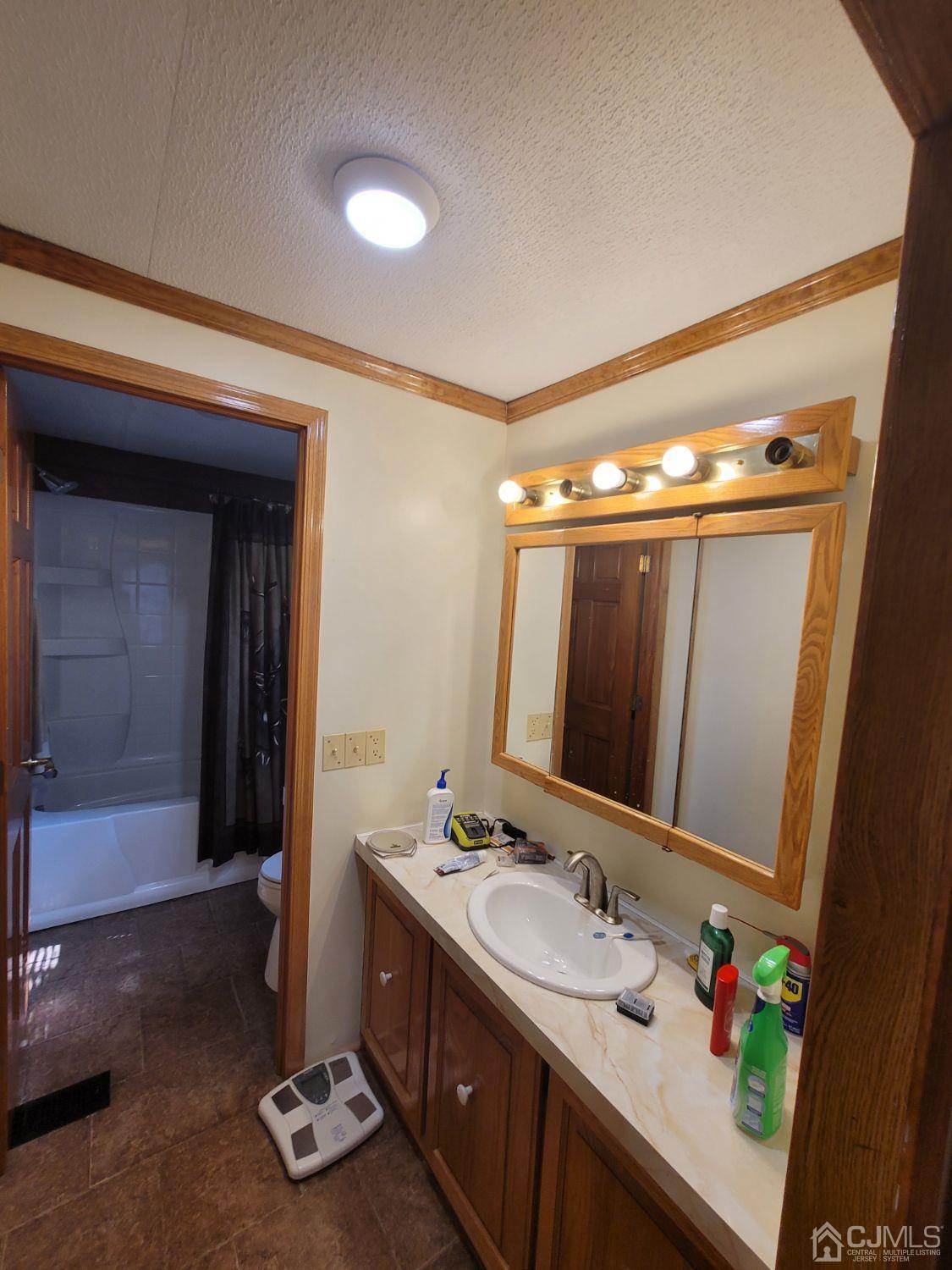 46 Dickens Road North Brunswick, NJ 08902 - Photo 31 of 37