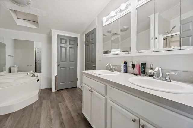 $295,000 | 6838 Moreland Road, Jonesville, MI 49250