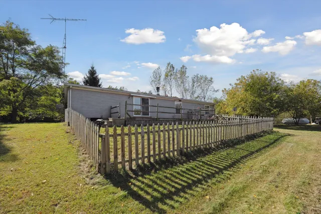 $275,000 | 6838 Moreland Road, Jonesville, MI 49250