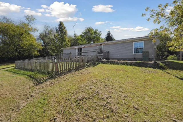 $295,000 | 6838 Moreland Road, Jonesville, MI 49250