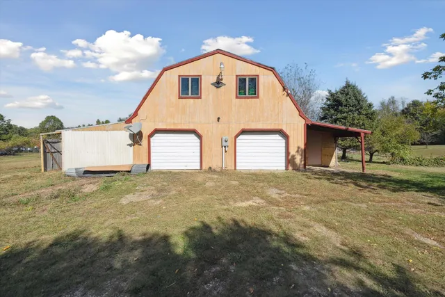 $295,000 | 6838 Moreland Road, Jonesville, MI 49250