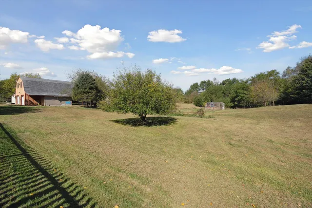 $275,000 | 6838 Moreland Road, Jonesville, MI 49250