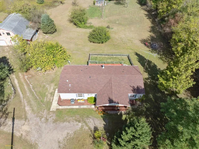 $275,000 | 6838 Moreland Road, Jonesville, MI 49250
