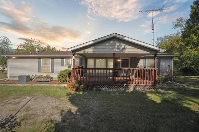 $295,000 | 6838 Moreland Road, Jonesville, MI 49250