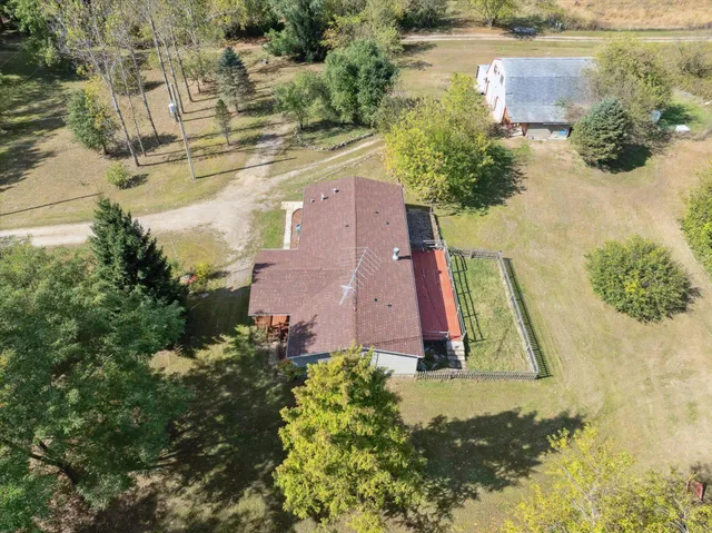 $295,000 | 6838 Moreland Road, Jonesville, MI 49250