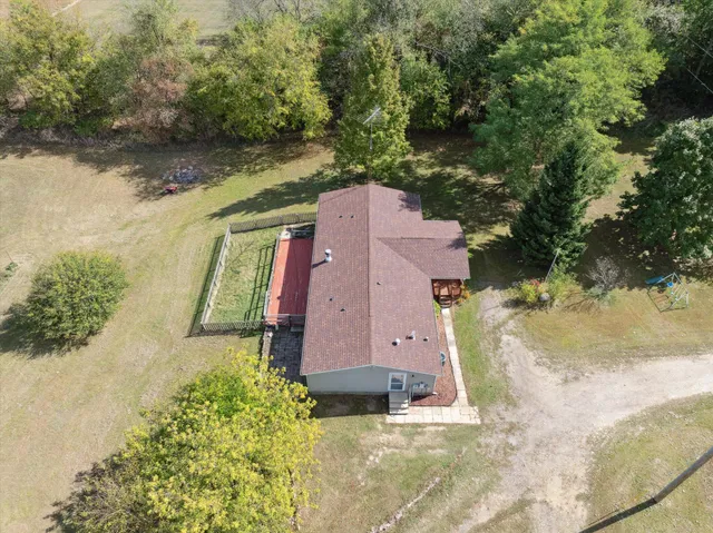 $295,000 | 6838 Moreland Road, Jonesville, MI 49250