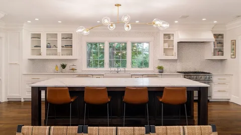 $3,295,000 | 37 Forster Road, Manchester, MA 01944