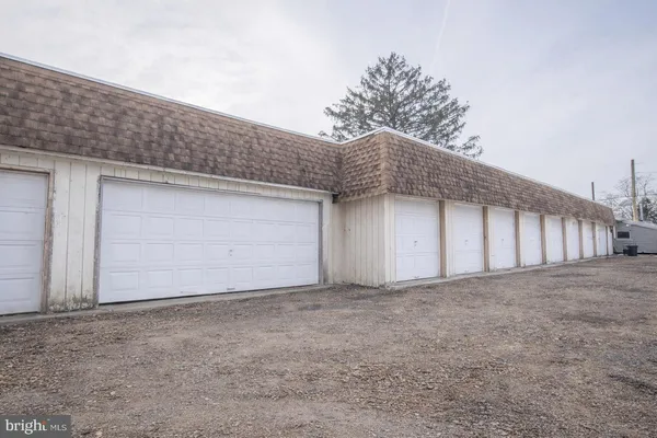 $200 | 2001 Genesee Street, Unit GARAGE 11, Trenton, NJ 08610