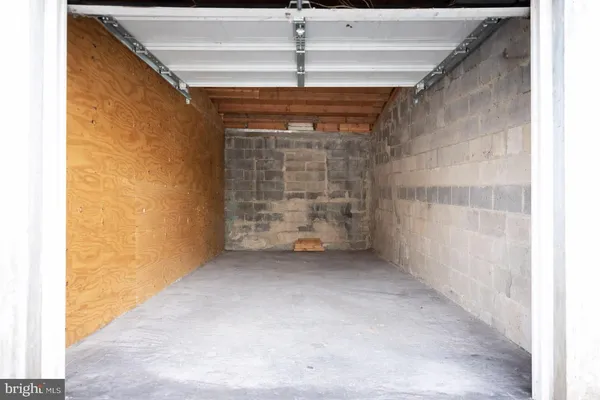 $200 | 2001 Genesee Street, Unit GARAGE 11, Trenton, NJ 08610