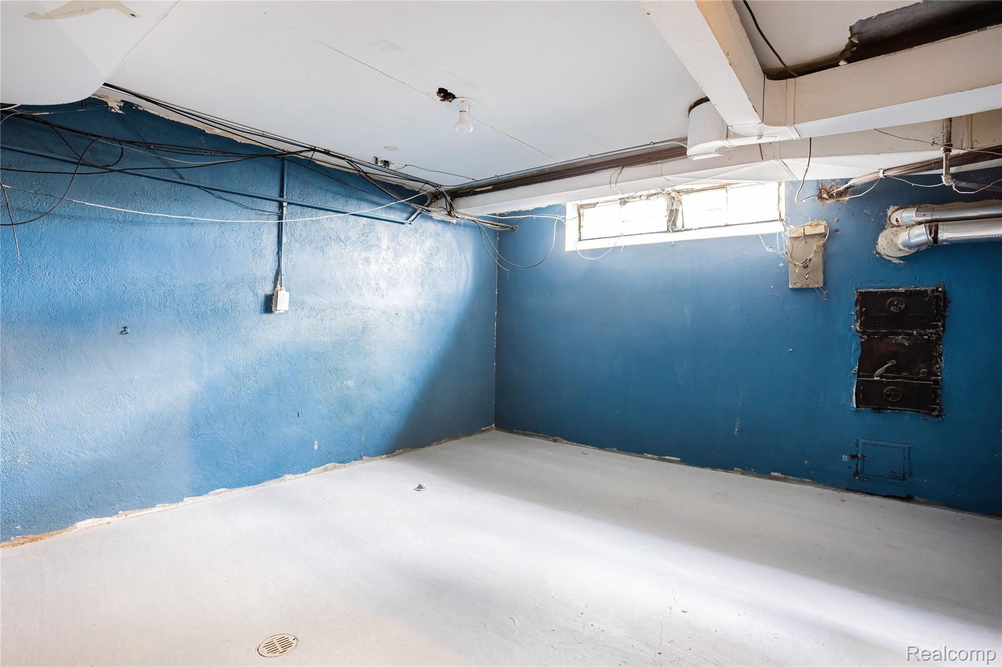 3430 Sherbourne Road Detroit, MI 48221 - Photo 47 of 56 DETROIT HOUSE-43.jpg
