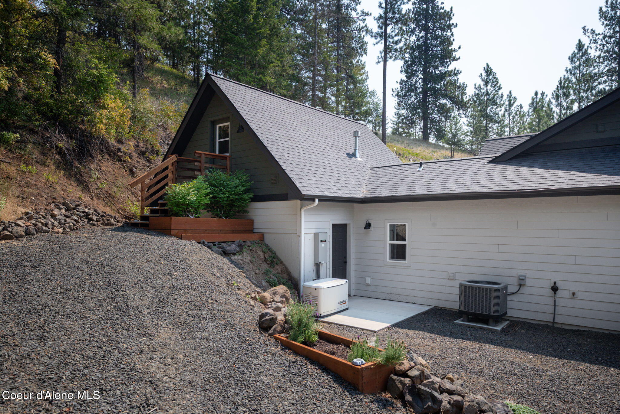 13606 South Hanson Road Harrison, ID 83833 - Photo 32 of 42 37-web-or-mls-Side-of-Home-2
