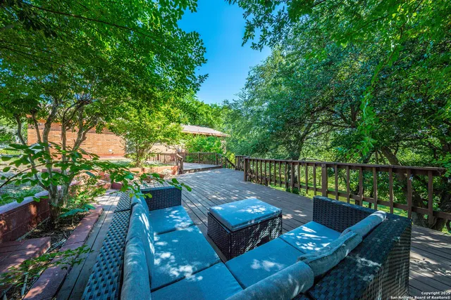 $3,000 | 1267 East Common Street, New Braunfels, TX 78130