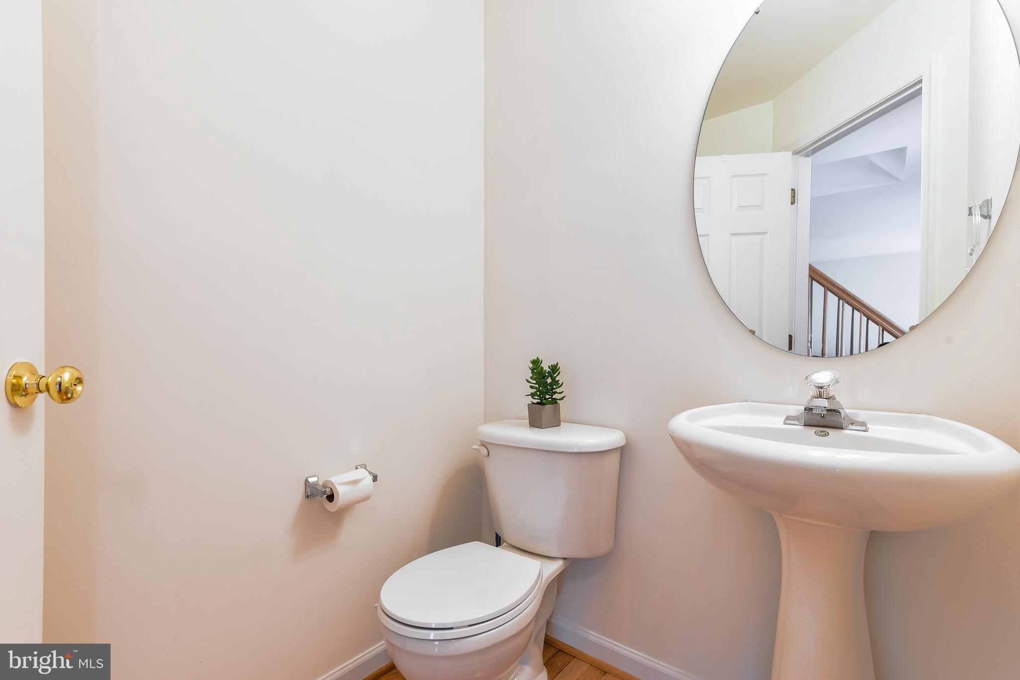 215 Runningboard Road Stewartstown, PA 17363 - Photo 27 of 30 Main Level Powder Room