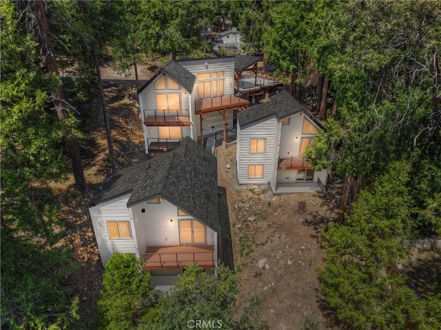 $2,400 | 441 Oriole Drive, Unit 3, Twin Peaks, CA 92391