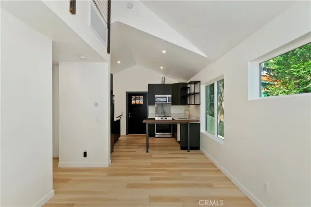 $2,400 | 441 Oriole Drive, Unit 3, Twin Peaks, CA 92391