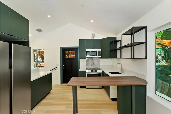 $2,250 | 441 Oriole Drive, Unit 3, Twin Peaks, CA 92391