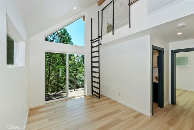 $2,400 | 441 Oriole Drive, Unit 3, Twin Peaks, CA 92391