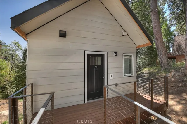 $2,400 | 441 Oriole Drive, Unit 3, Twin Peaks, CA 92391