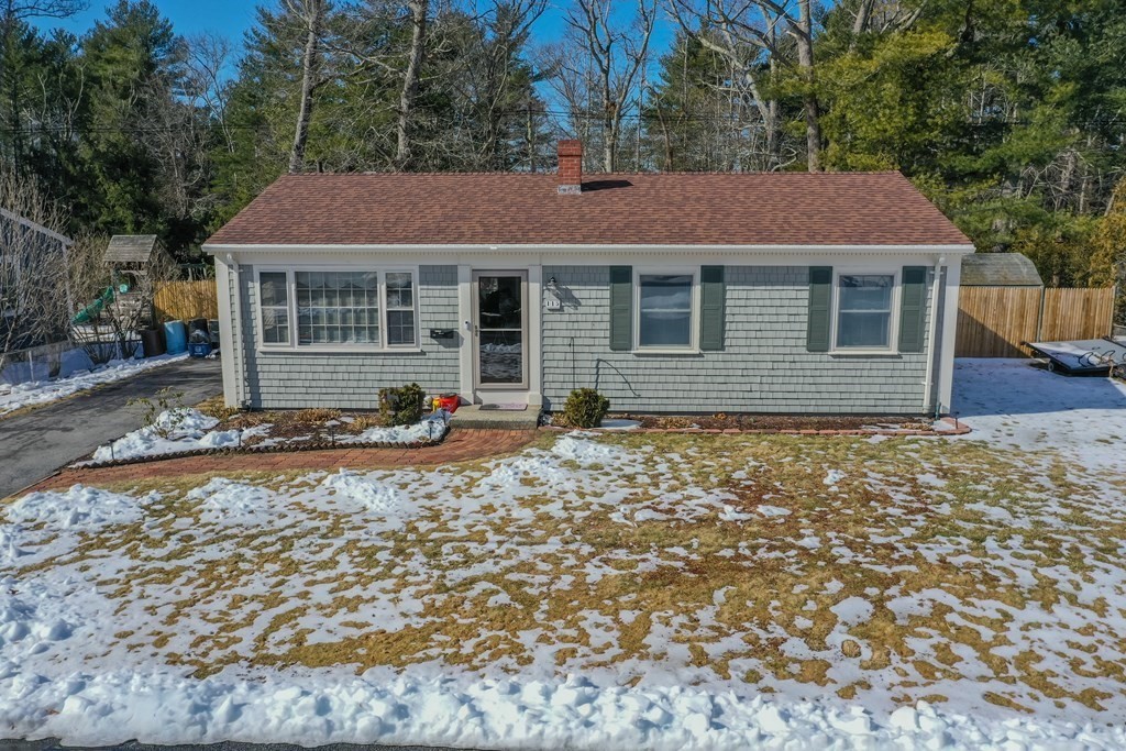 115 Ridgewood Road New Bedford, MA 02745 - Photo 1 of 28 a front view of a house with garden