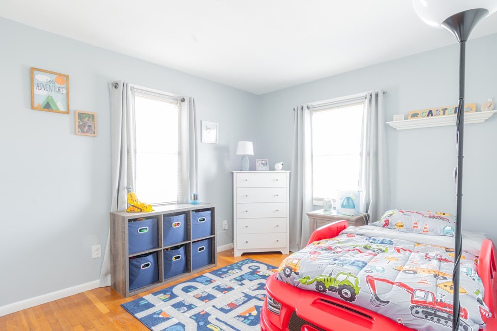 115 Ridgewood Road New Bedford, MA 02745 - Photo 23 of 28 a bedroom that has a bed and a dresser in it