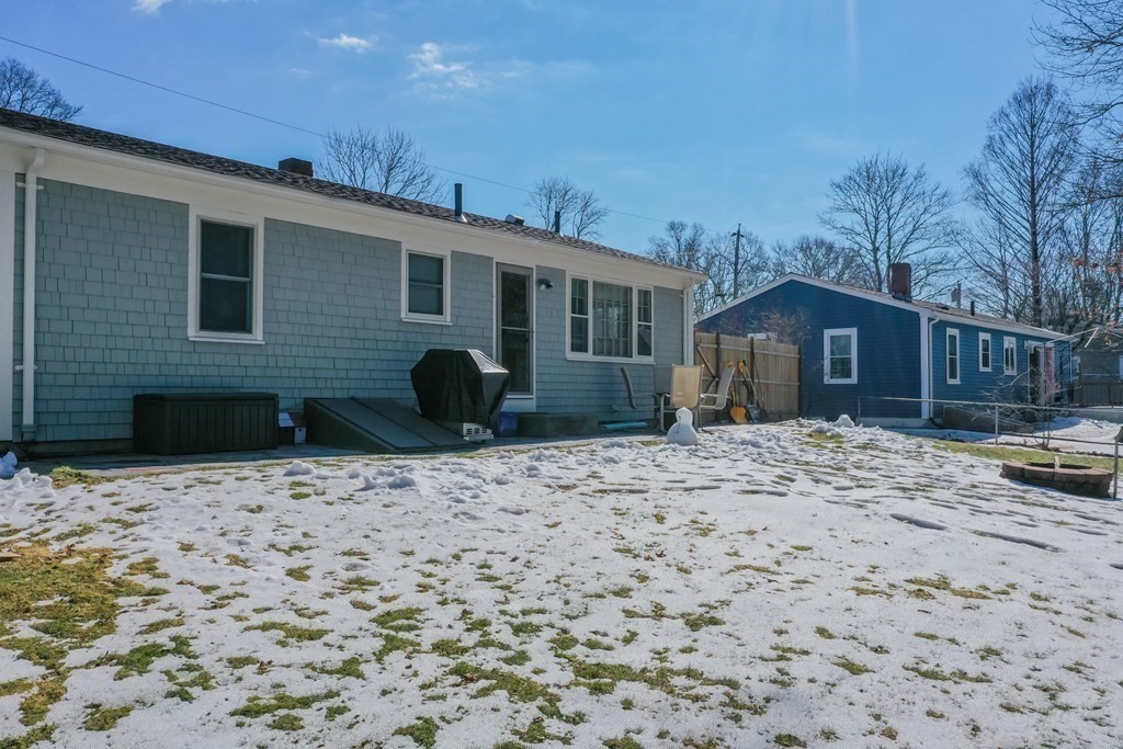 115 Ridgewood Road New Bedford, MA 02745 - Photo 7 of 28 a front view of a house with a yard