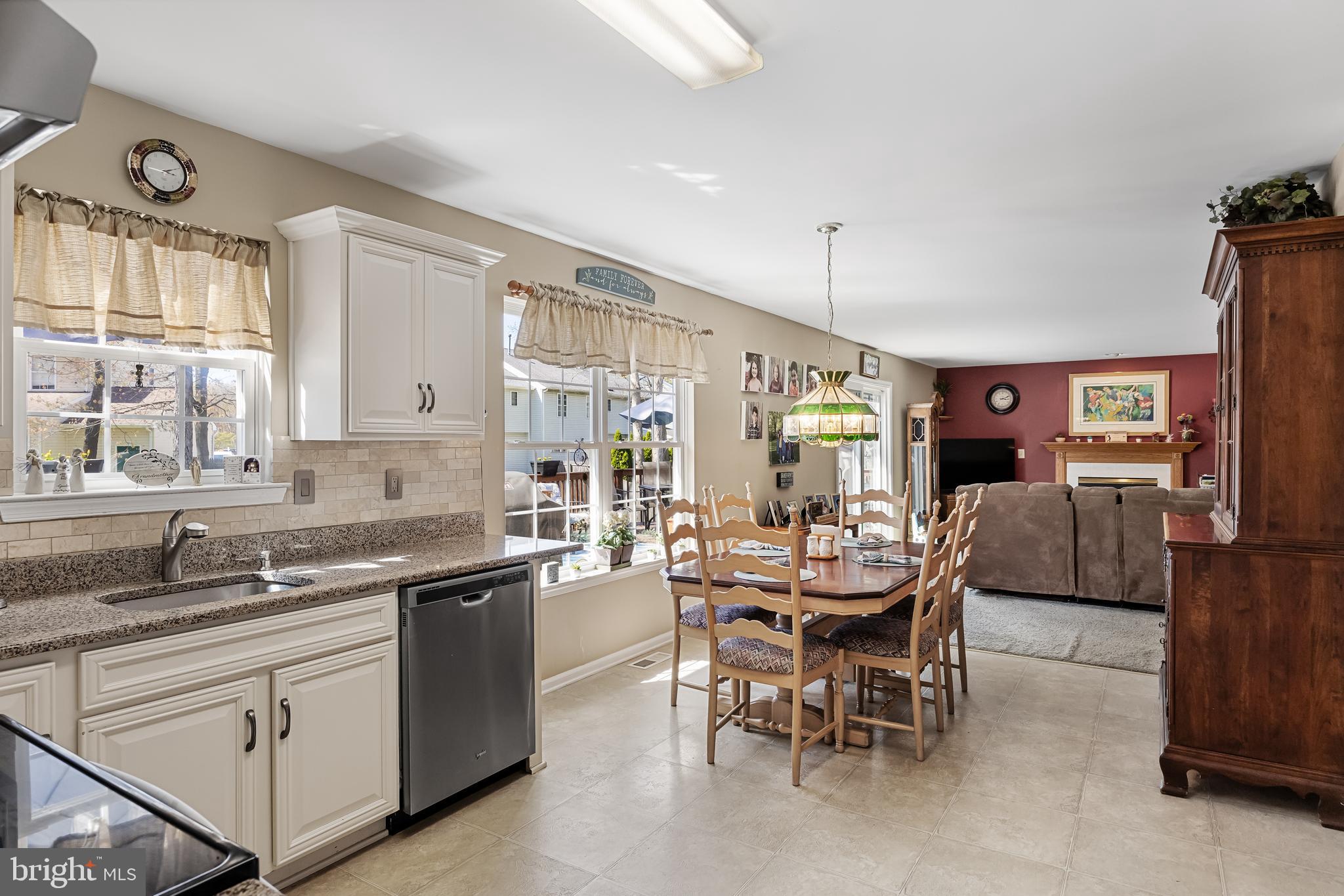 360 Sapling Way Atco, NJ 08004 - Photo 8 of 39 Eat-in kitchen